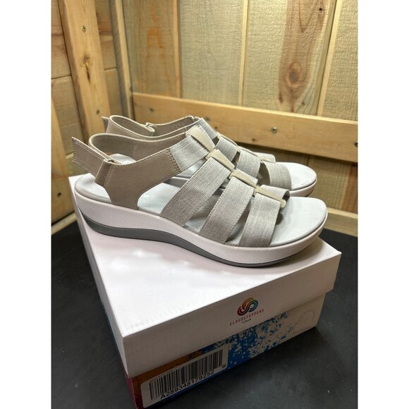 Clarks Cloudsteppers Womens Sandals 9.5W Sand Elastic Straps - Picture 1 of 9